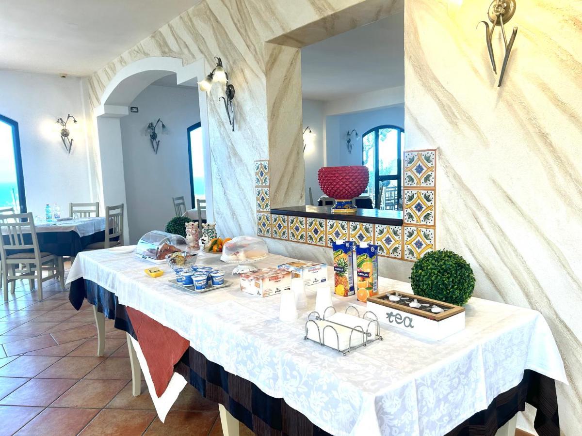 La Collina Sul Mare Bed & Breakfast Палма де Монтекиаро Екстериор снимка