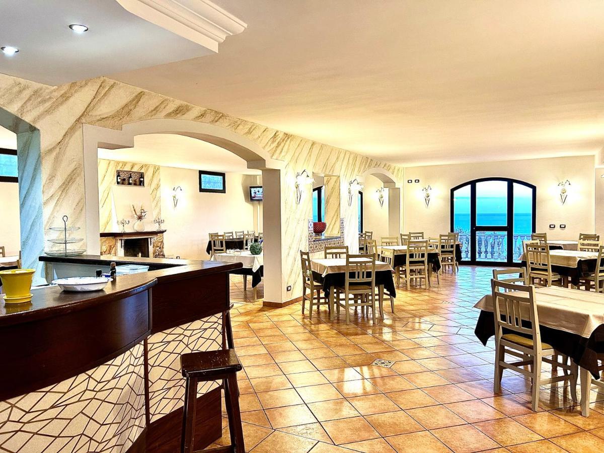 La Collina Sul Mare Bed & Breakfast Палма де Монтекиаро Екстериор снимка