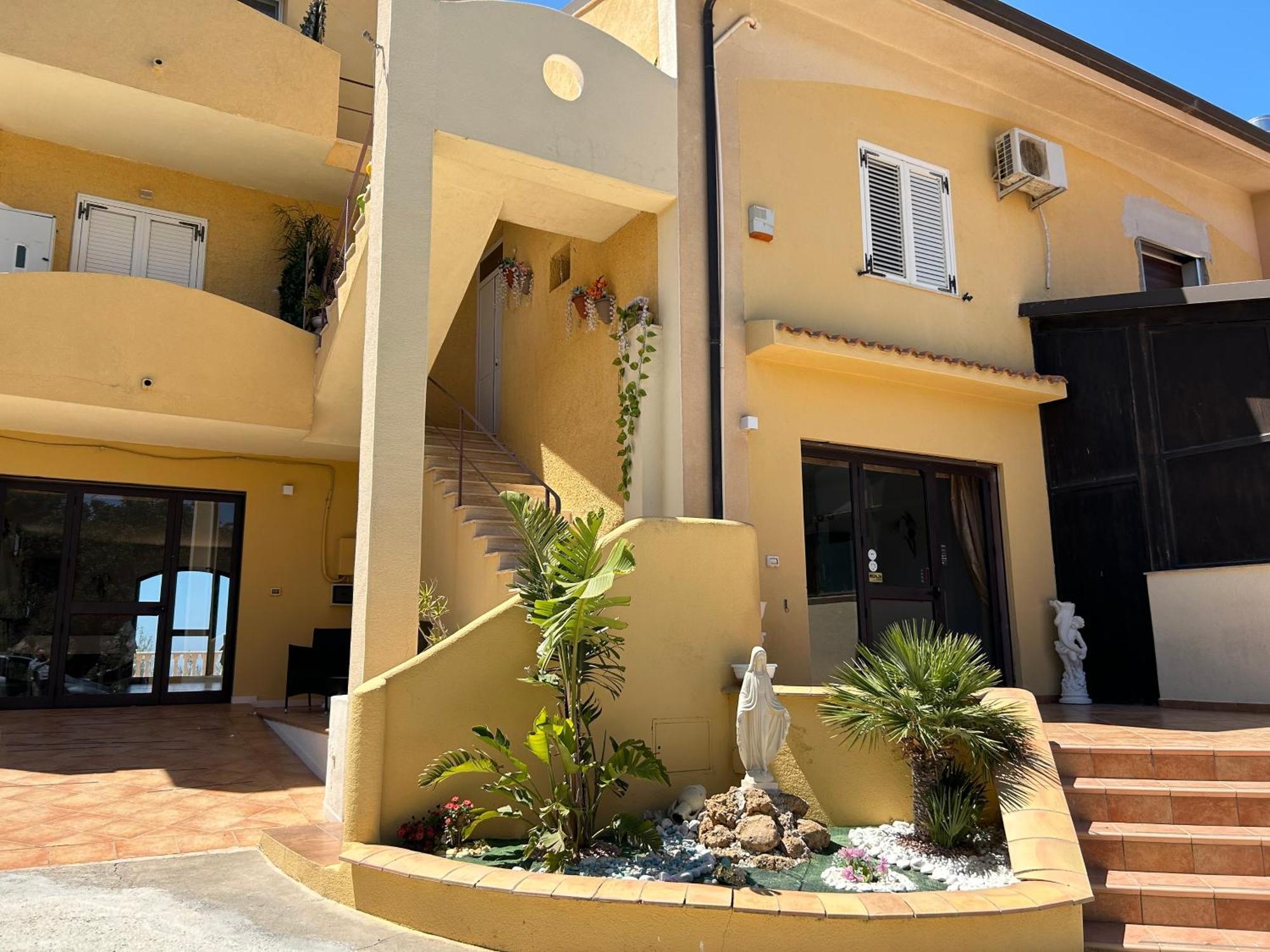 La Collina Sul Mare Bed & Breakfast Палма де Монтекиаро Екстериор снимка